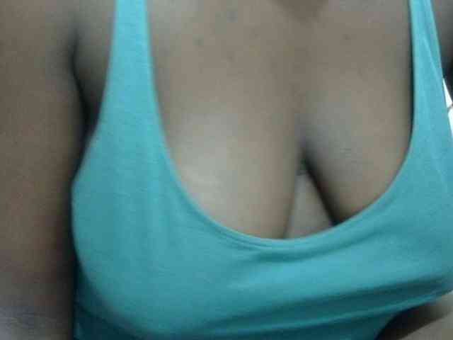 pretty-lioness webcam