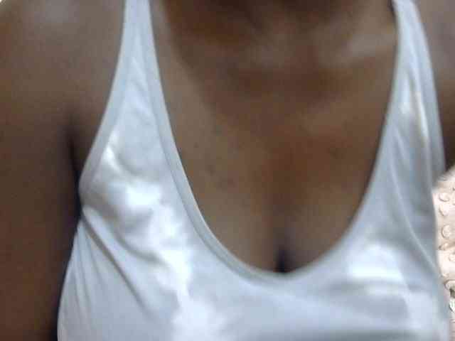 pretty-lioness webcam