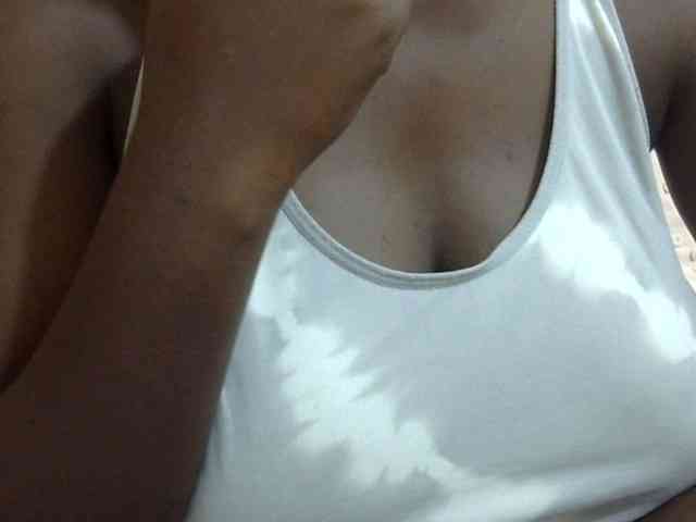 pretty-lioness webcam