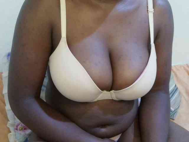 pretty-lioness webcam