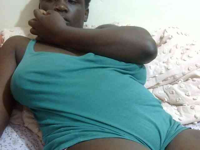 pretty-lioness webcam