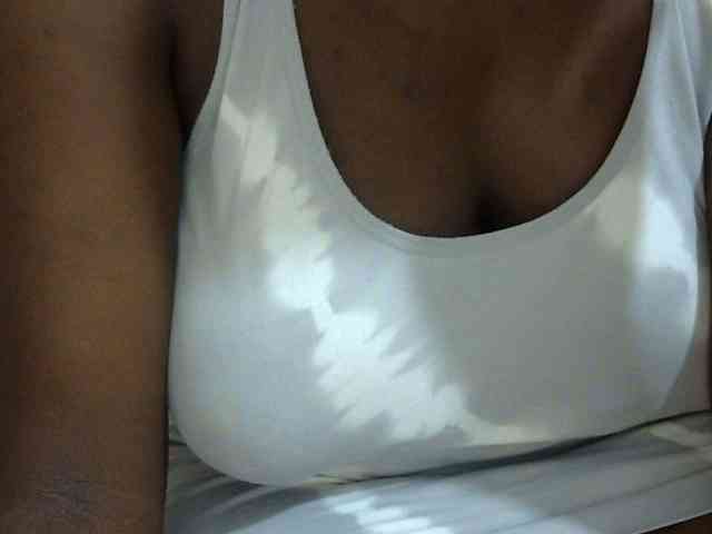 pretty-lioness webcam