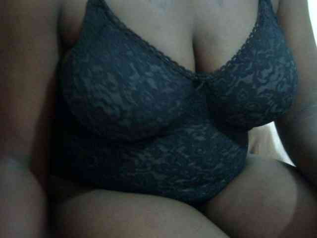 pretty-lioness webcam