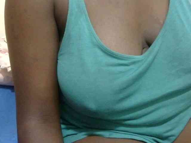 pretty-lioness webcam