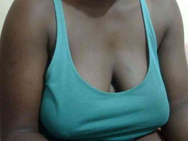 pretty-lioness webcam