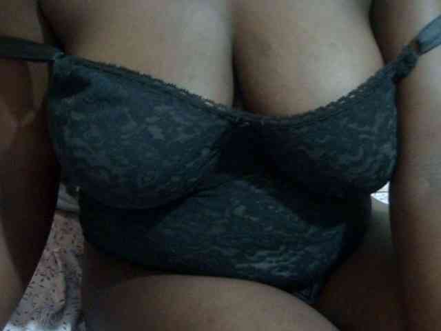 pretty-lioness webcam