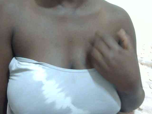 pretty-lioness webcam