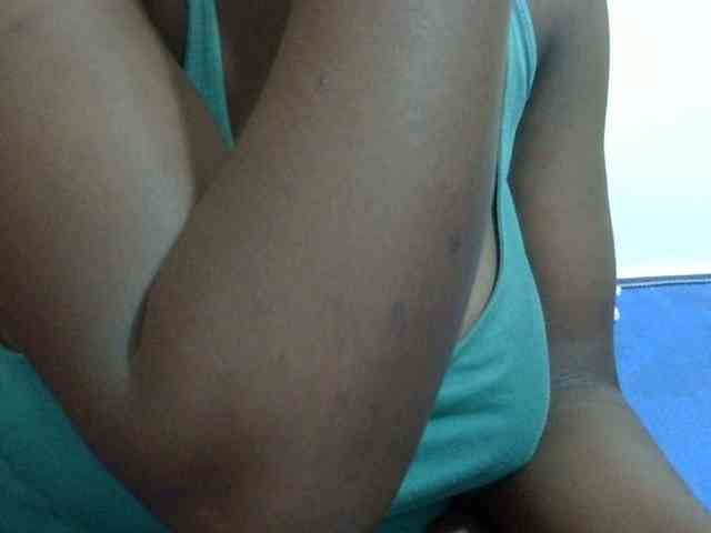 pretty-lioness webcam