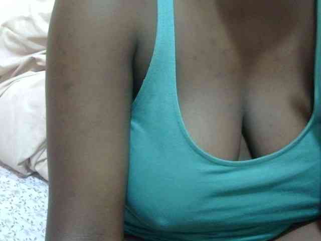 pretty-lioness webcam