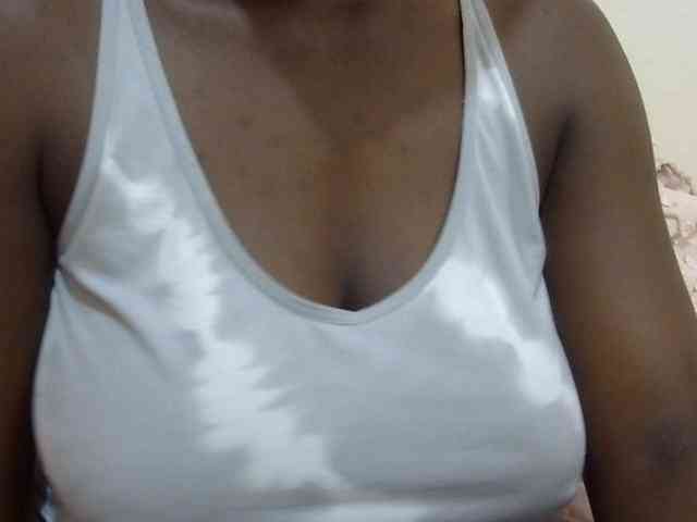 pretty-lioness webcam