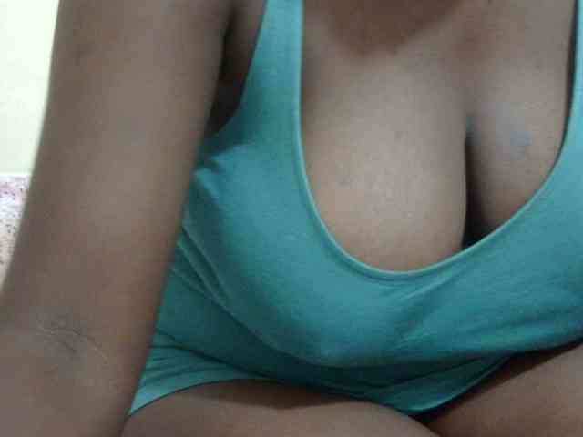 pretty-lioness webcam