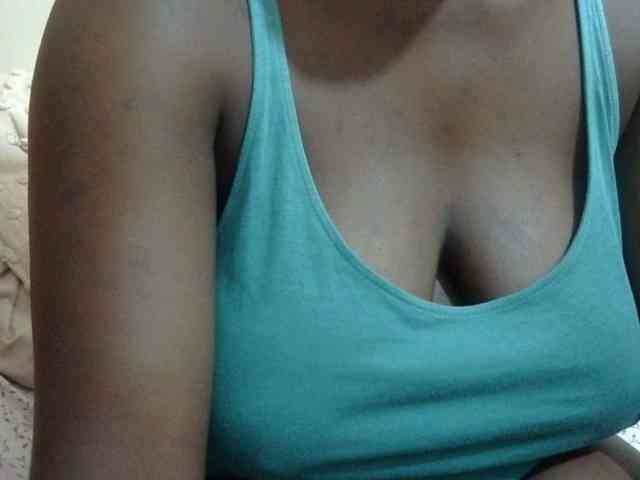 pretty-lioness webcam