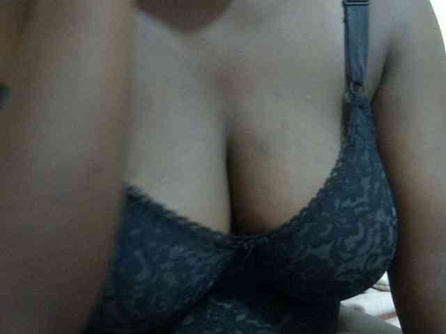 pretty-lioness webcam