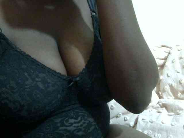 pretty-lioness webcam