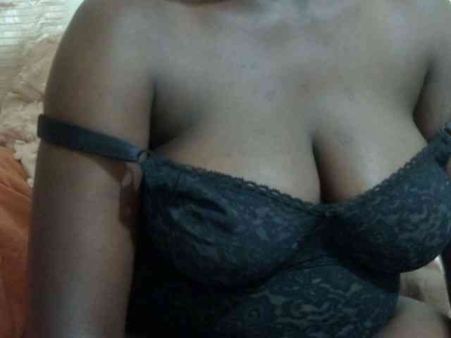 pretty-lioness webcam