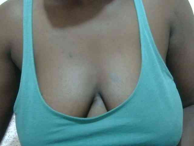 pretty-lioness webcam