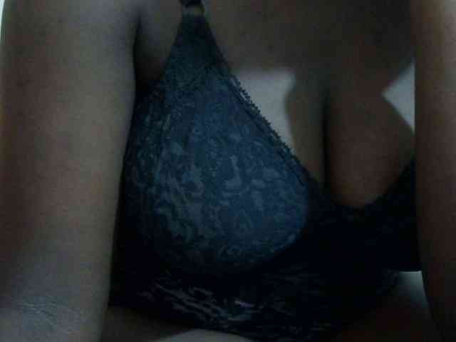 pretty-lioness webcam