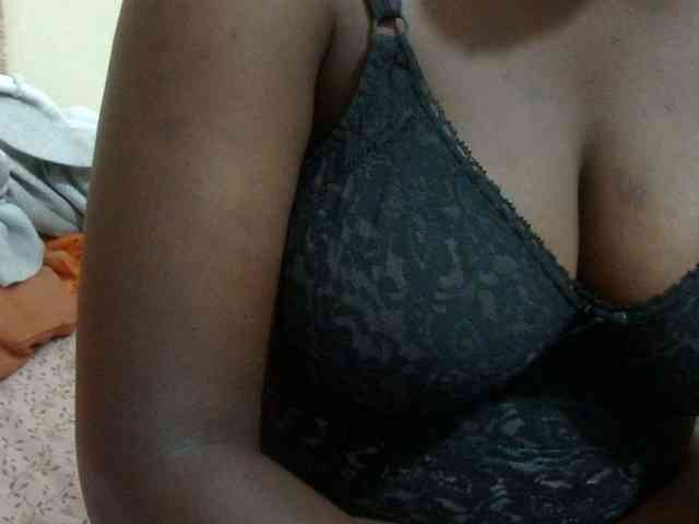 pretty-lioness webcam