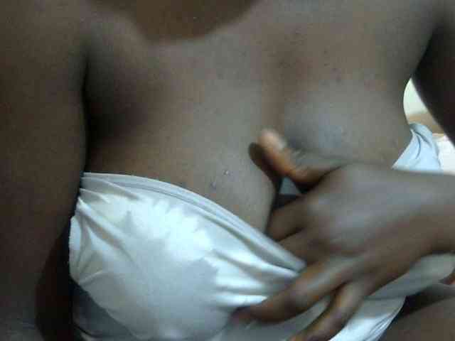 pretty-lioness webcam