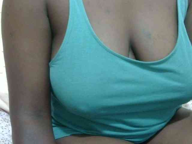 pretty-lioness webcam