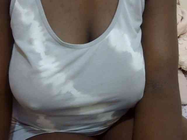 pretty-lioness webcam