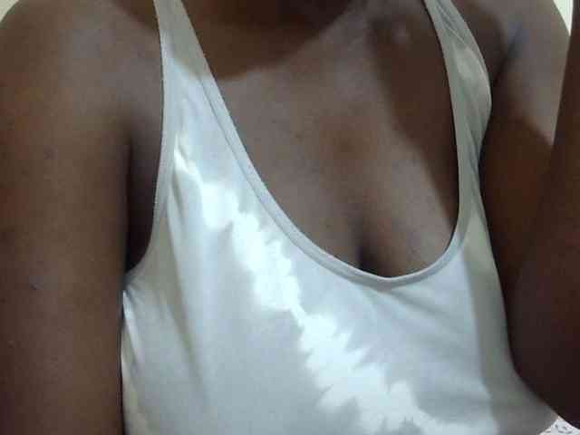 pretty-lioness webcam