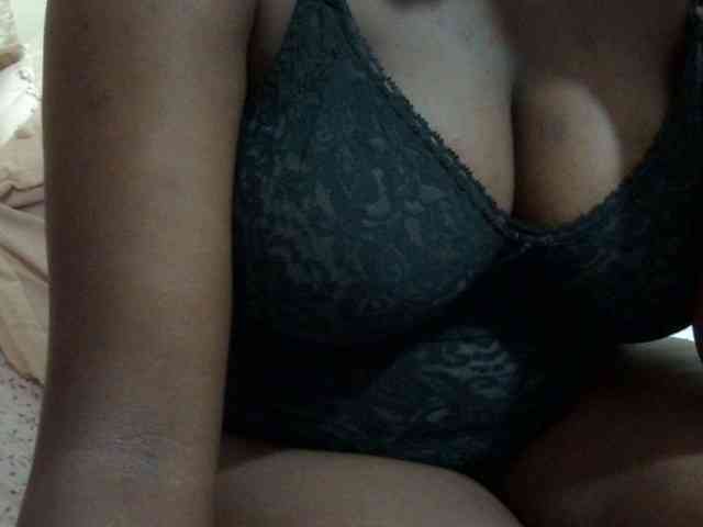 pretty-lioness webcam