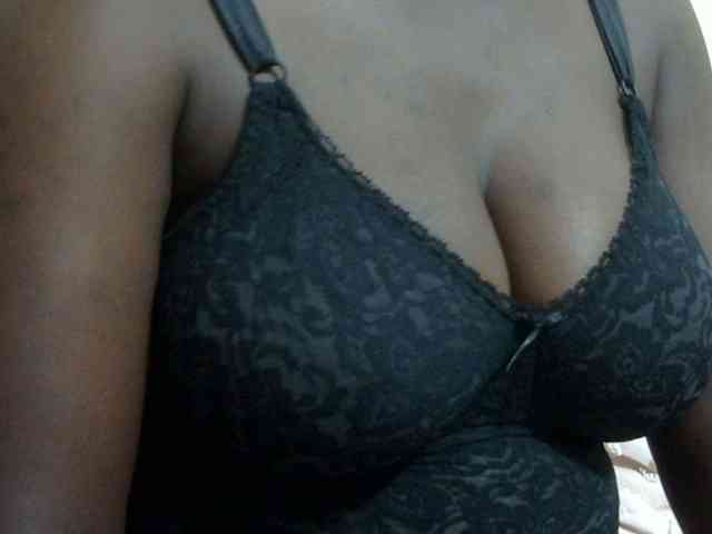 pretty-lioness webcam