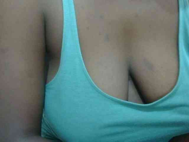 pretty-lioness webcam