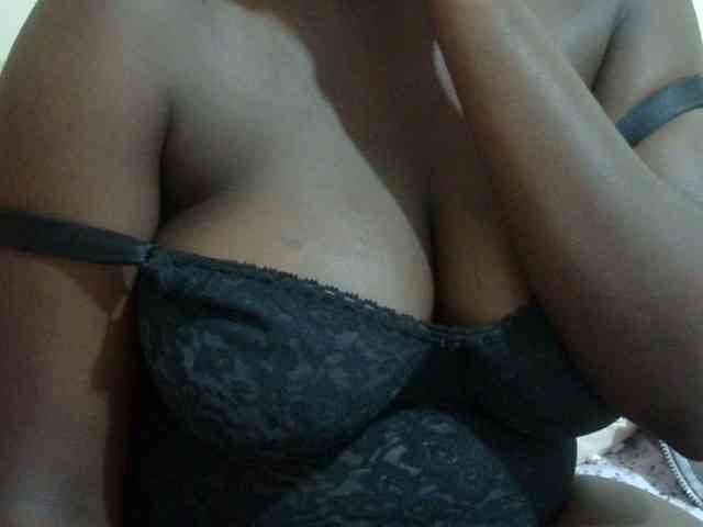 pretty-lioness webcam