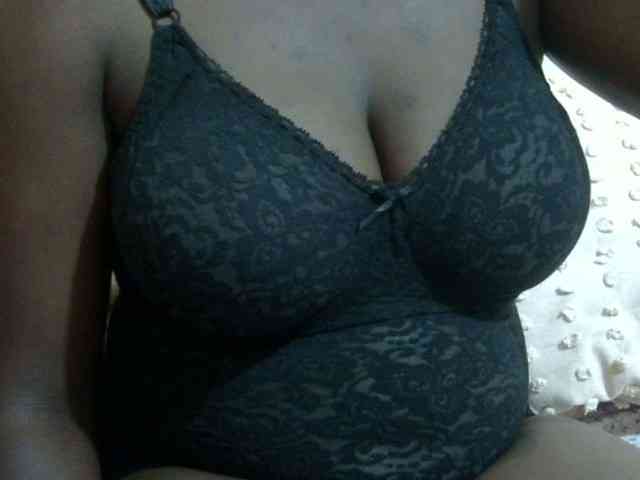 pretty-lioness webcam