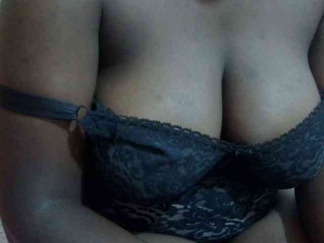 pretty-lioness webcam