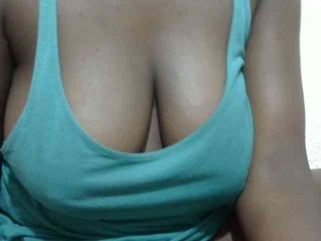 pretty-lioness webcam