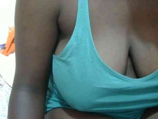 pretty-lioness webcam