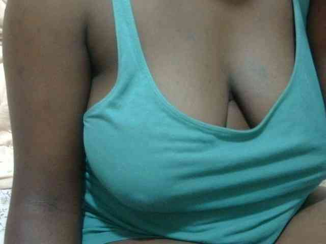 pretty-lioness webcam