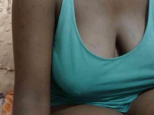 pretty-lioness webcam