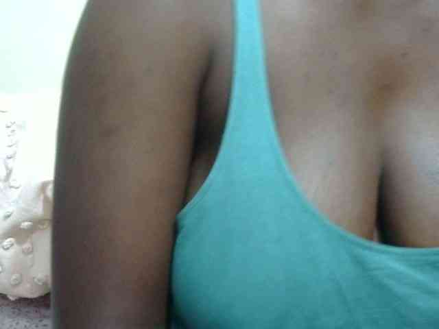 pretty-lioness webcam