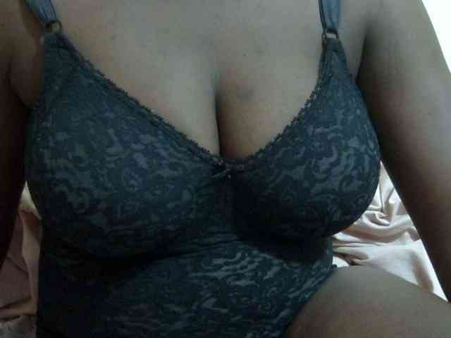 pretty-lioness webcam