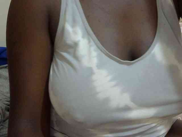 pretty-lioness webcam