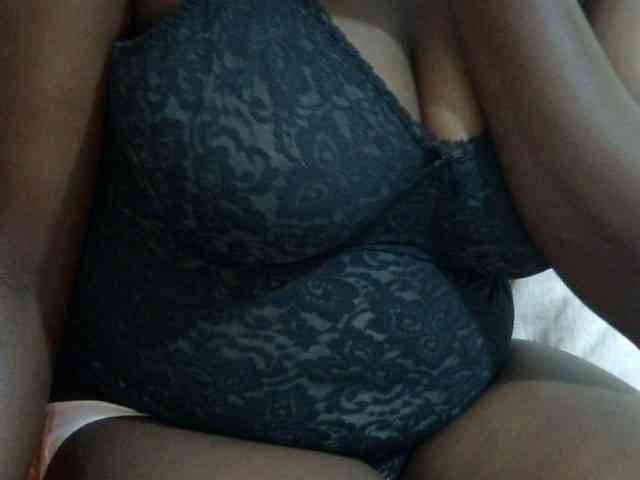 pretty-lioness webcam