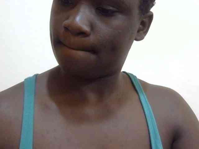 pretty-lioness webcam