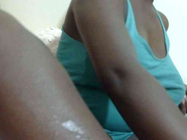 pretty-lioness webcam