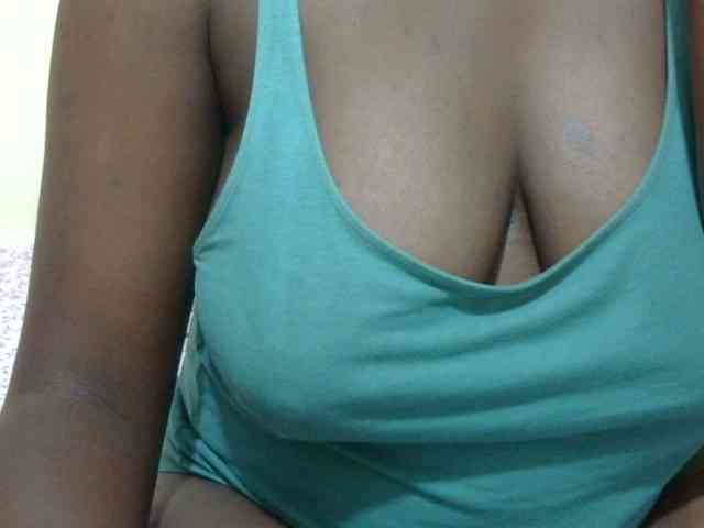 pretty-lioness webcam