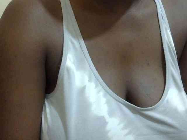 pretty-lioness webcam