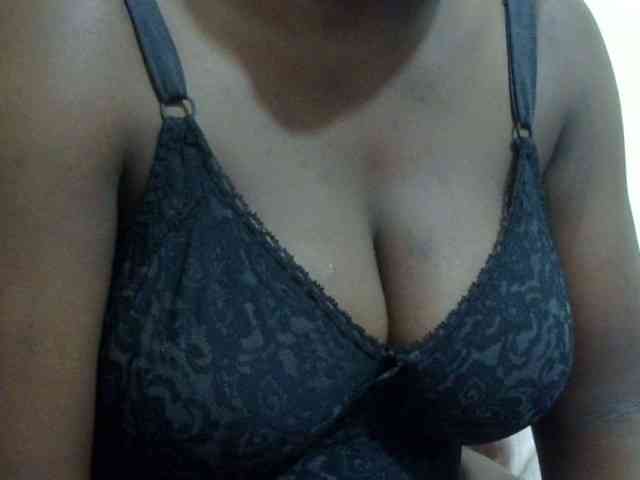 pretty-lioness webcam