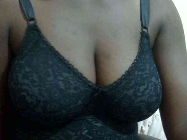 pretty-lioness webcam