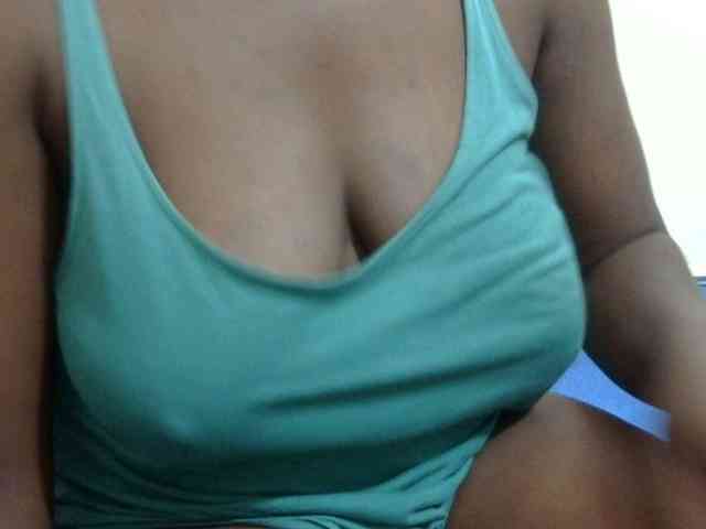 pretty-lioness webcam