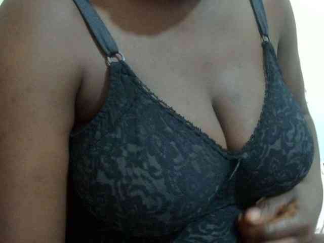 pretty-lioness webcam