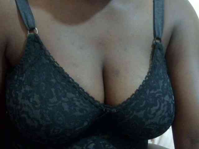 pretty-lioness webcam