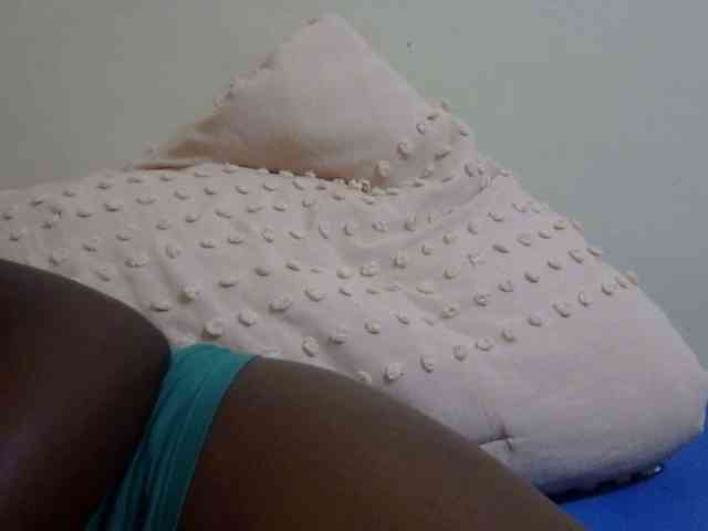 pretty-lioness webcam